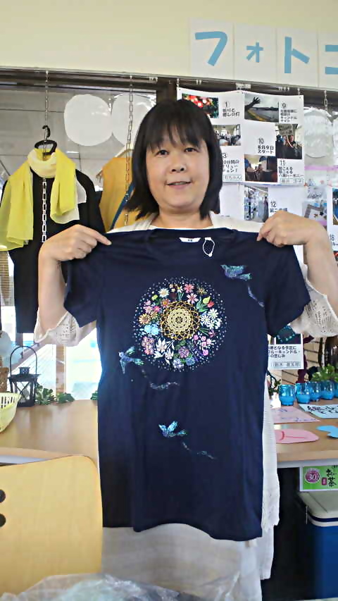 キラキラペイントで元気になるTシャツの展示会・講習会