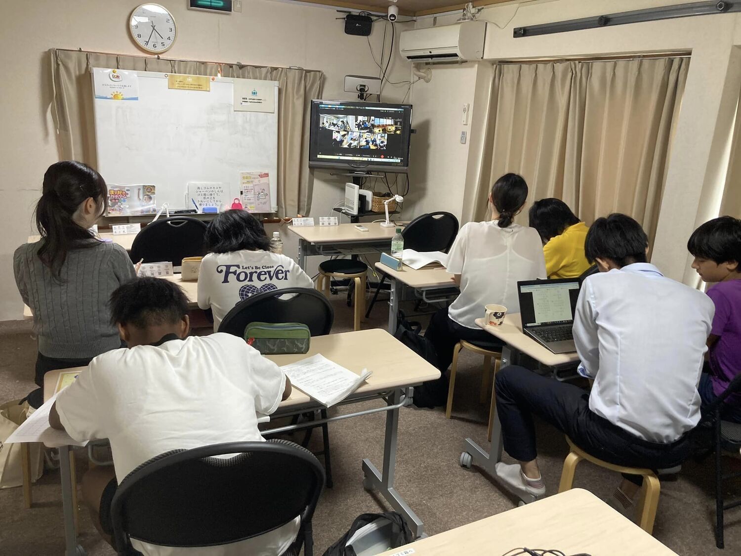 無料自習室カフェ「STUDY CAMP」開催中！