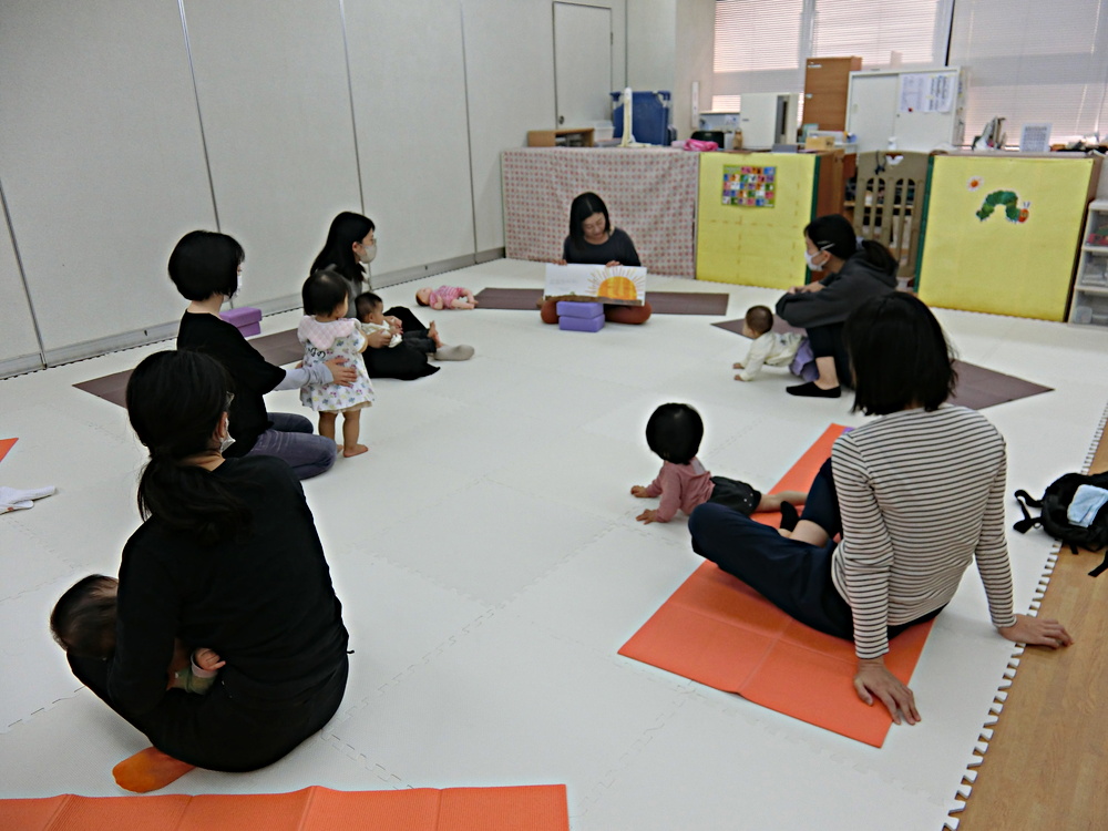「親子でゆるヨガ」１2月13日水曜日