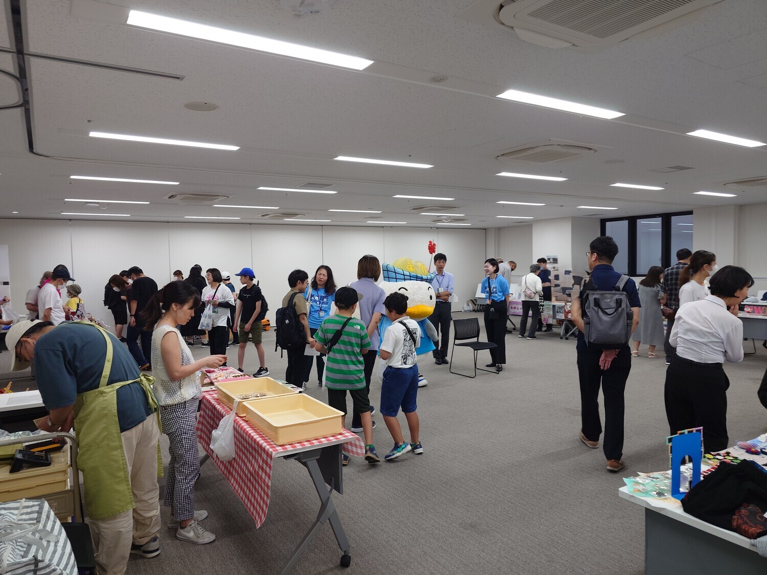 よってこかってこマーケット　なついち