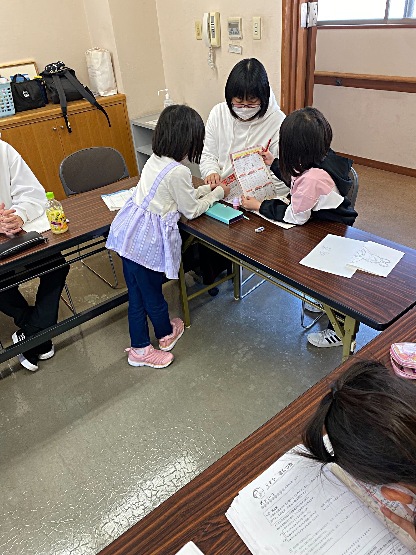 子ども食堂　学習支援　瞳