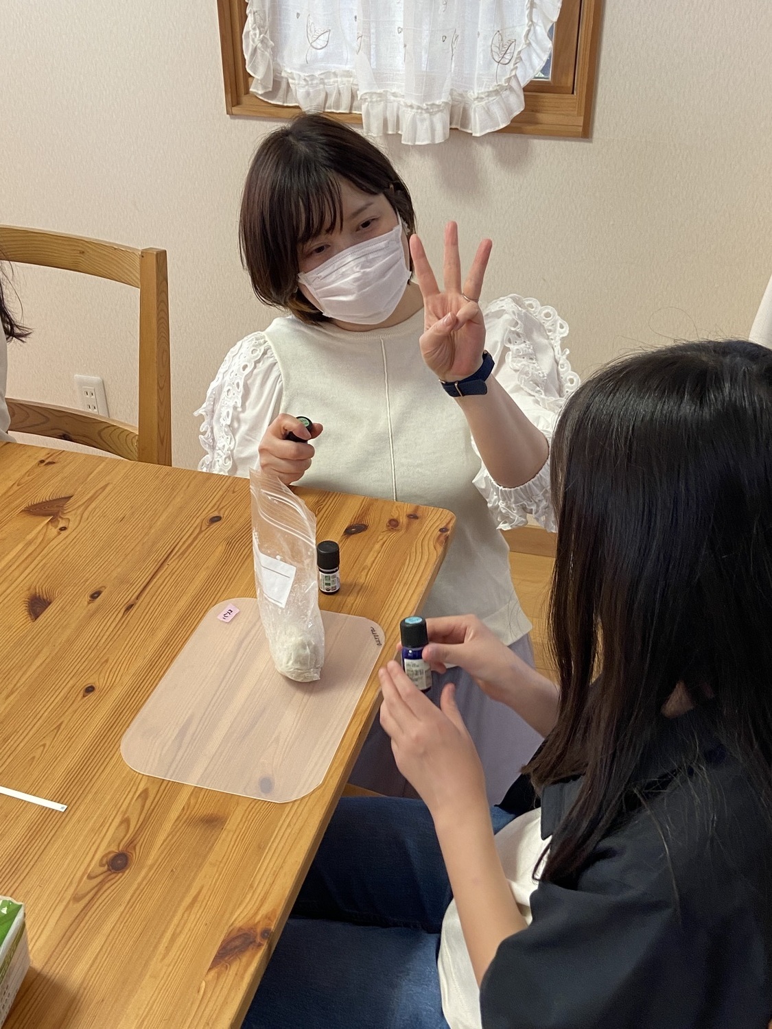 香りの実験教室しゅわしゅわバスボムづくり