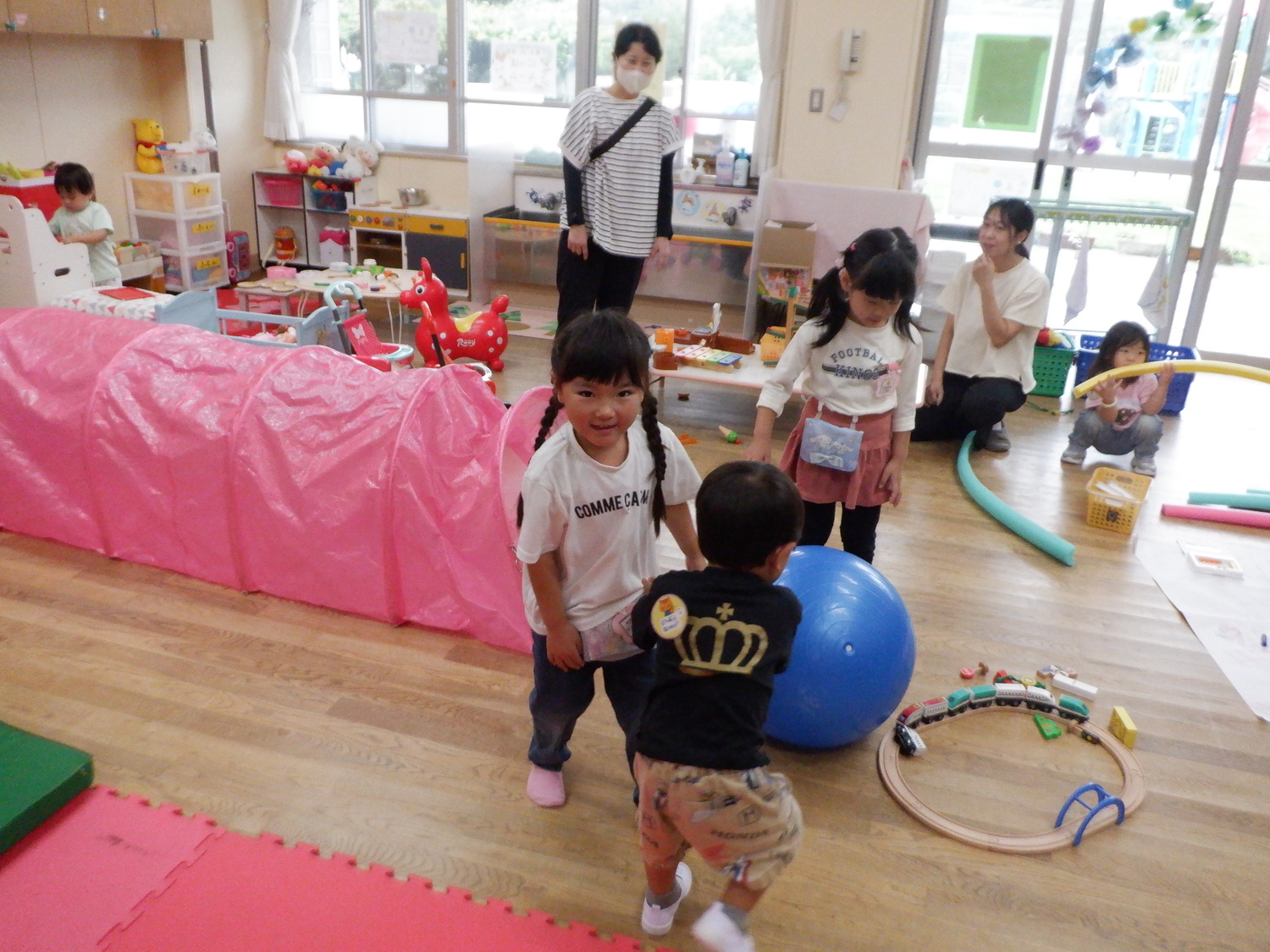 2歳児幼稚園に遊びにおいで♪