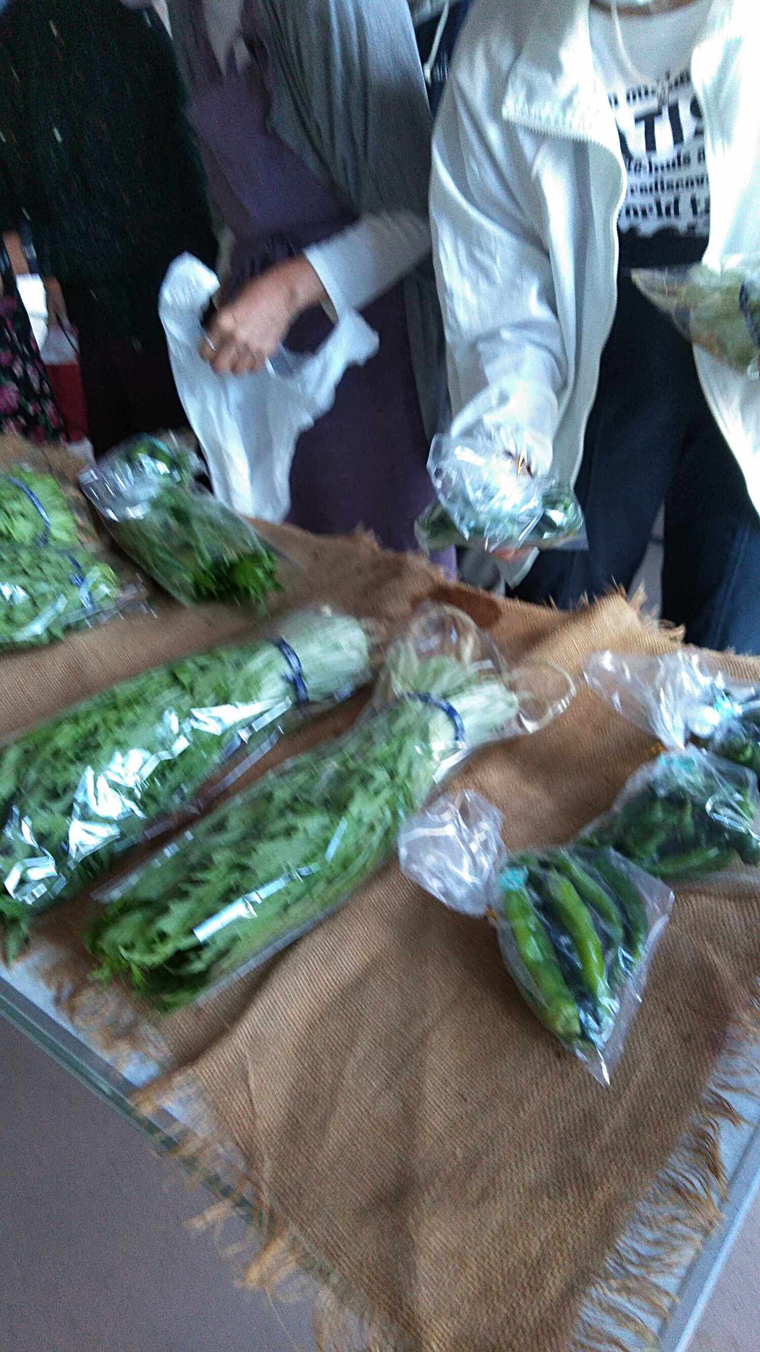 ぶらりんこ優は、ライラックの野菜市を地元で支援しています。
