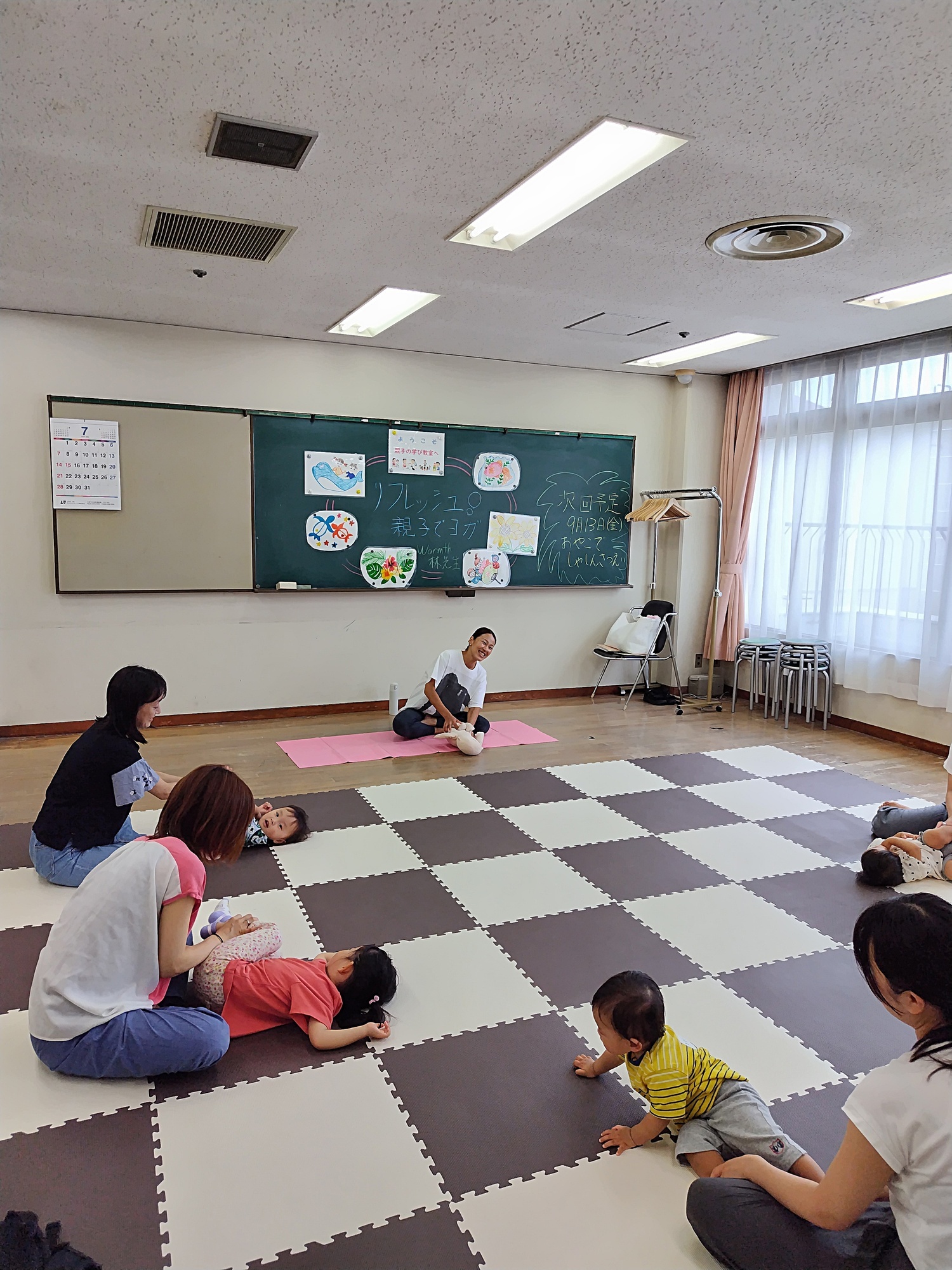 親子の学び教室　　参加費無料　10：30～12：00　☎643-2436
