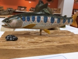 木彫魚の世界