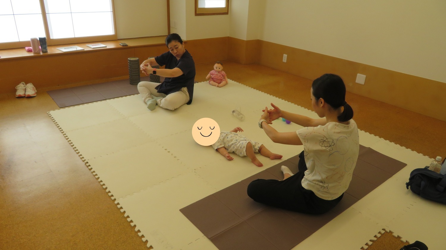 地域子育て交流「ころころねんね　親子でゆるヨガ」