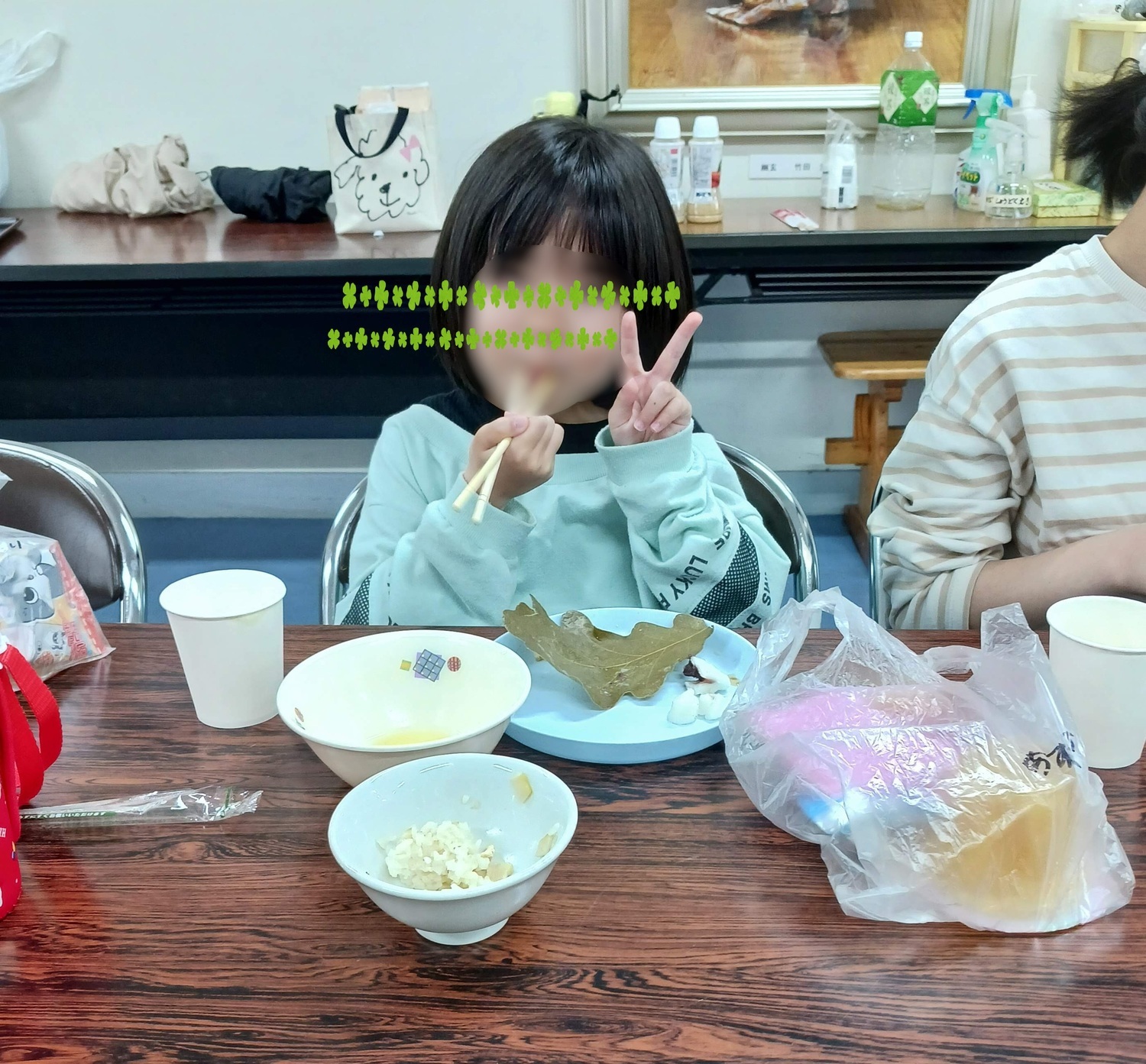 こども食堂はぐくみ
次回は6月１３日(土)に開催します！
１１時半〜１3時頃までにお越しいただければ幸いです(遅くなると、売り切れになる可能性があります)。

メニューはハヤシライスに、いろいろ作ります！

ぜひ、来て来て来て来て来て来てね〜🥳🥳🥳🥳🥳




