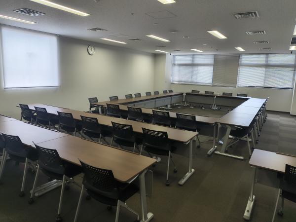 中・高生への議会会議室開放
　　〜議会オープンウィーク〜