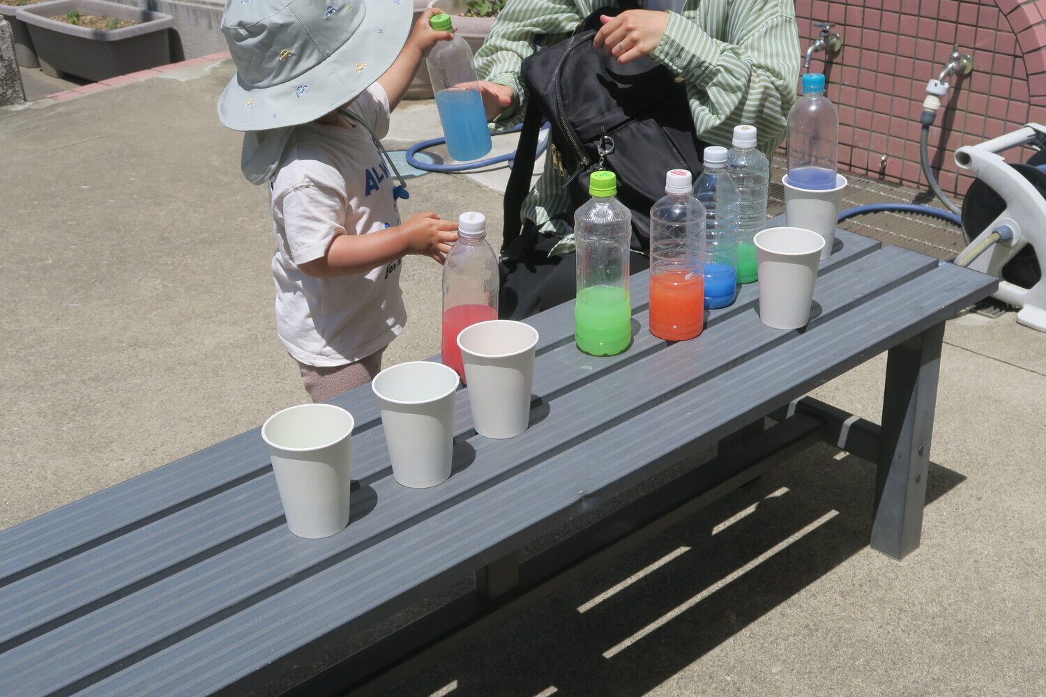 ほっとタイム 色水とシャボン玉で遊ぼう