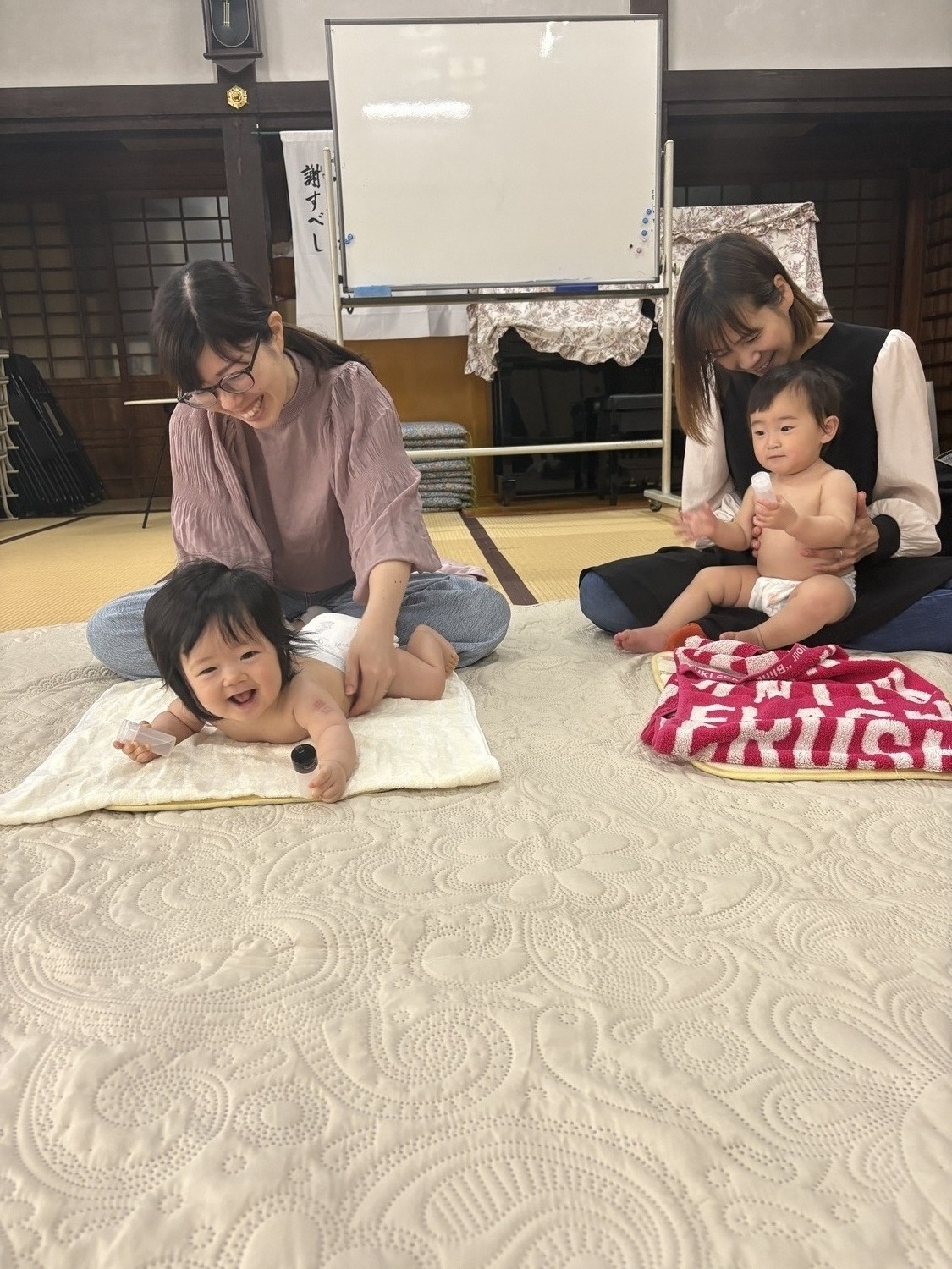 ママと赤ちゃんがほっこり笑顔になれる🌼ベビーマッサージ🌼