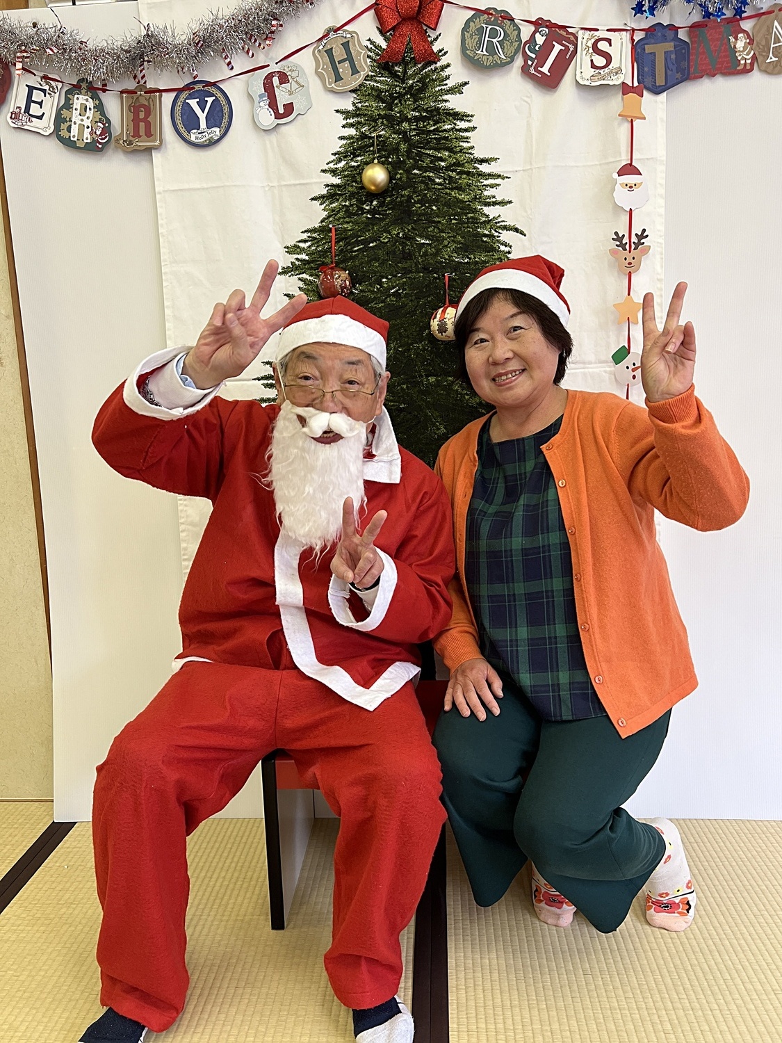 真陽子育てサロン３階~畳の間で親子でまったりおすごし下さい(画像は本物のサンタクロースではありません)