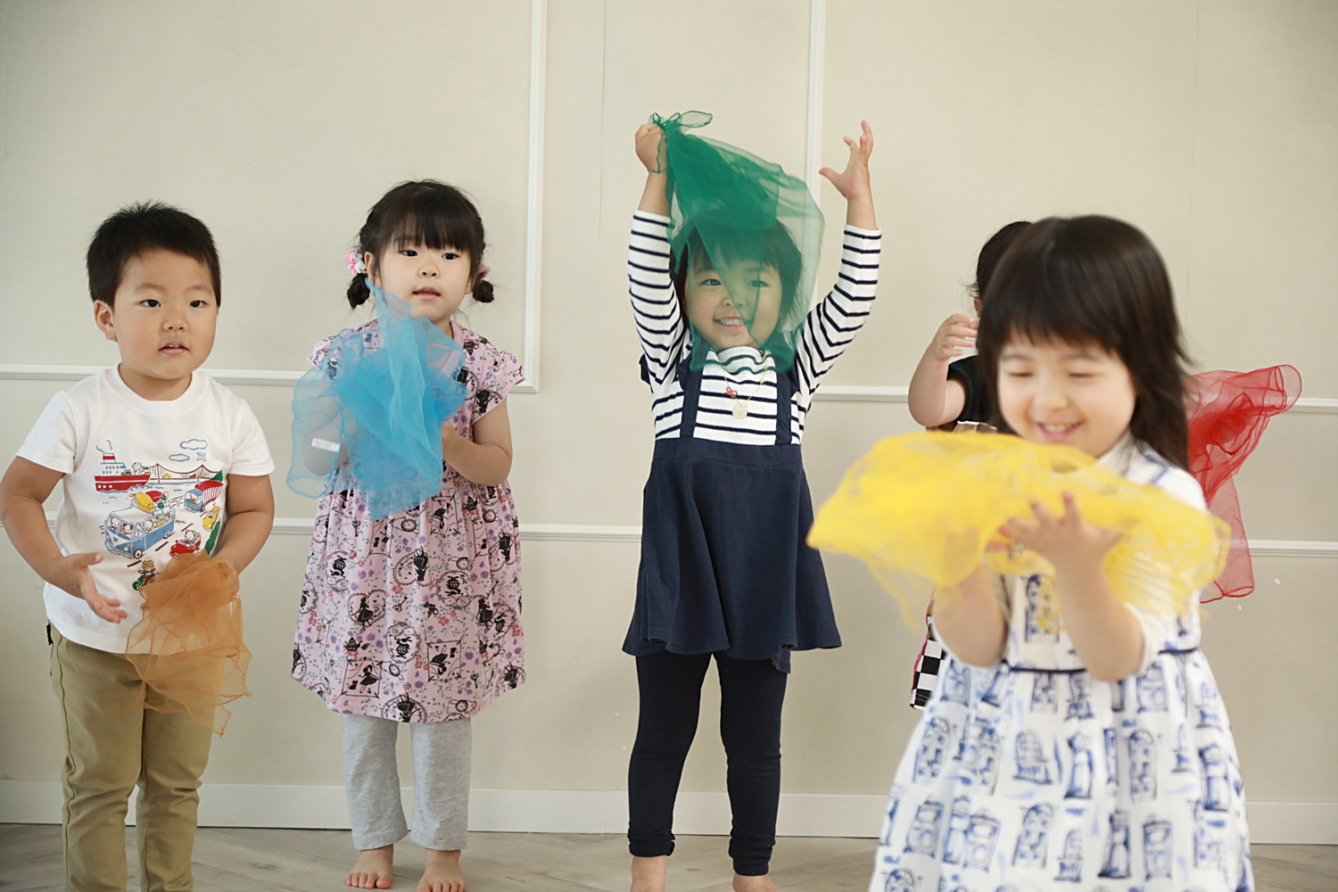 リトミックコンサート　～ 親子でハッピー！ うたって おどって リズムをきざもう～