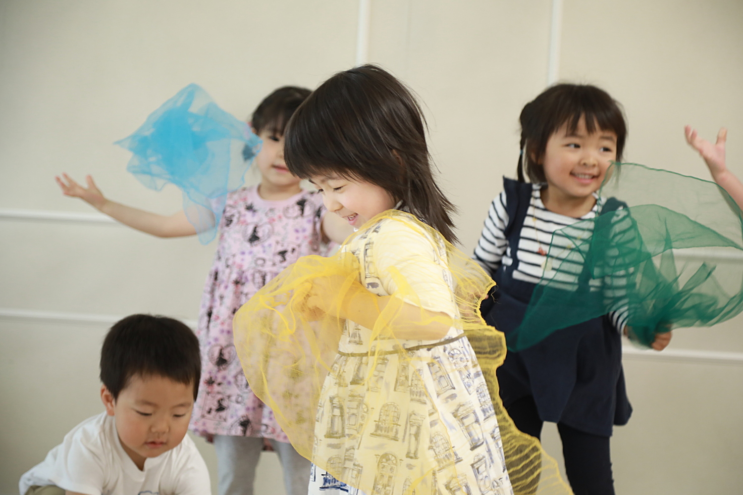 リトミックコンサート　～ 親子でハッピー！ うたって おどって リズムをきざもう～