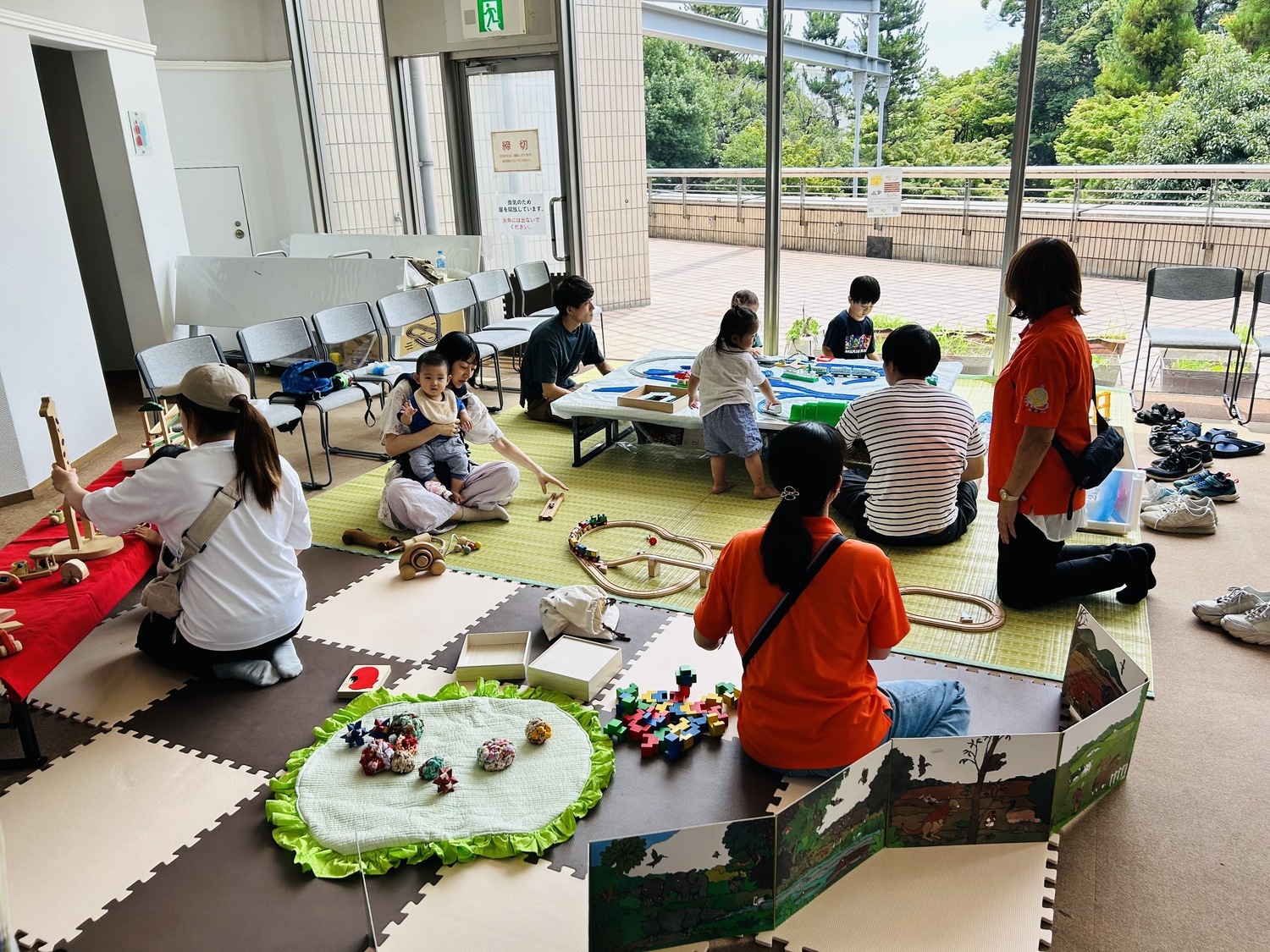 ”花を、生ける。”
一葉式いけ花 「水中花 」体験