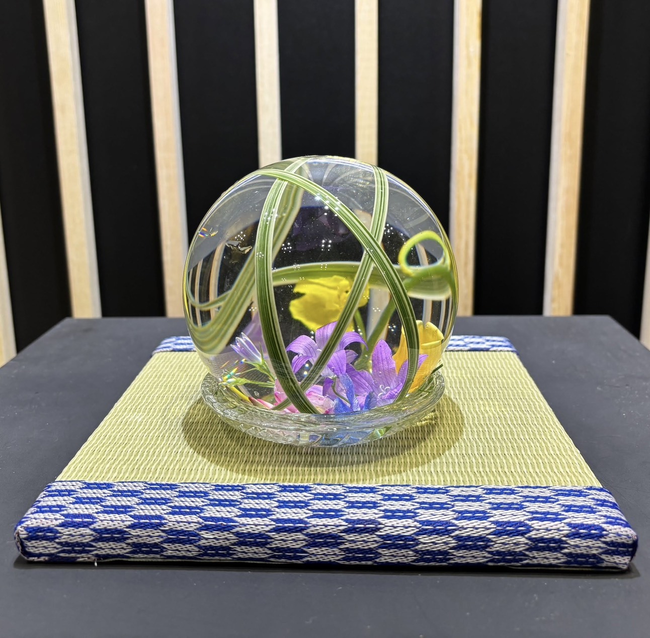 ”花を、生ける。”
一葉式いけ花 「水中花 」体験