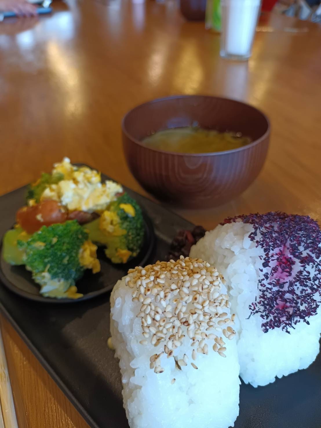 ここだけの話、しよ