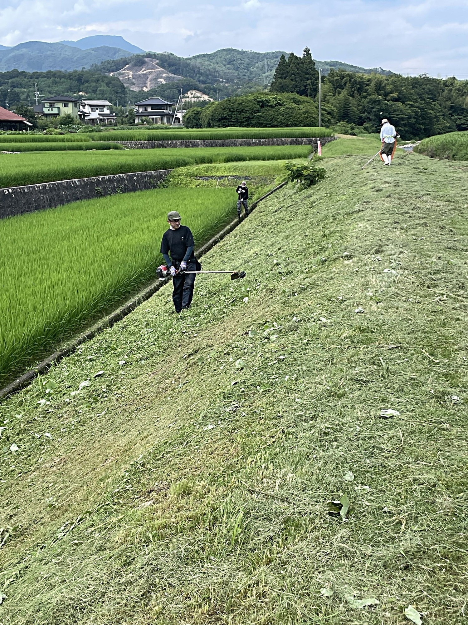 草刈りボランティア LoveRiver GrassBusters