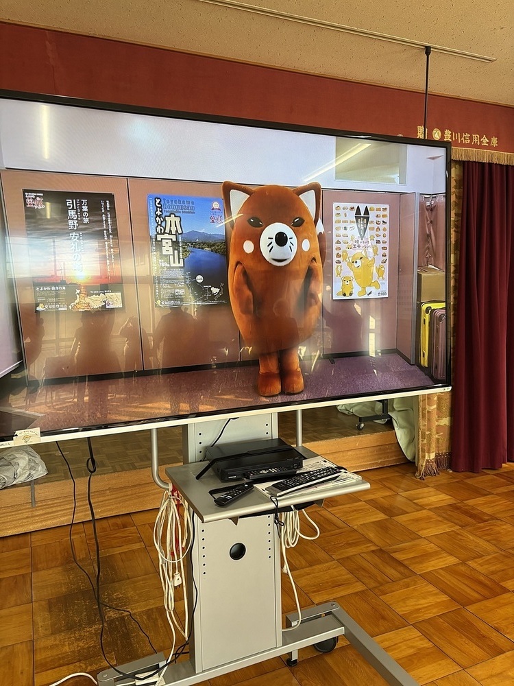 明けましておめでとうございます🎍豊川市中部町福祉サロンなごみ会です。毎月第ニ火曜に、健康体操やってますよ🤸