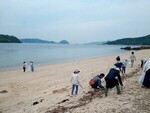 ごみゼロの日に海岸清掃